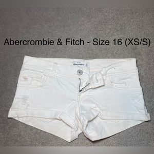 Abercrombie & Fitch White shorts